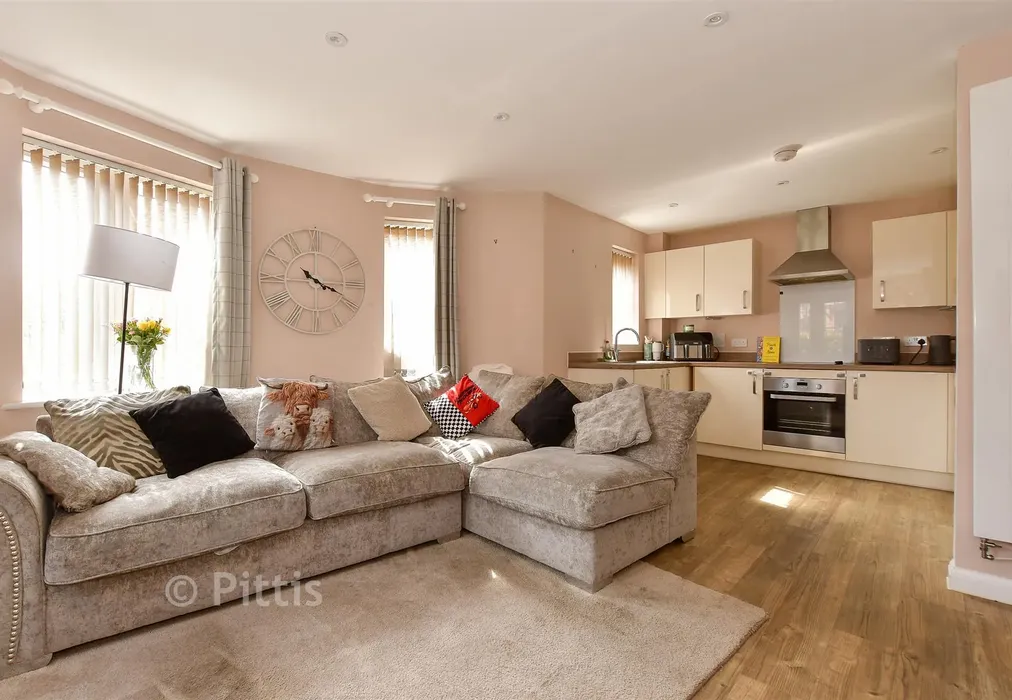 Lounge/ Dining Area - Beauchamp Drive, Newport, Isle of Wight - Wards of Kent