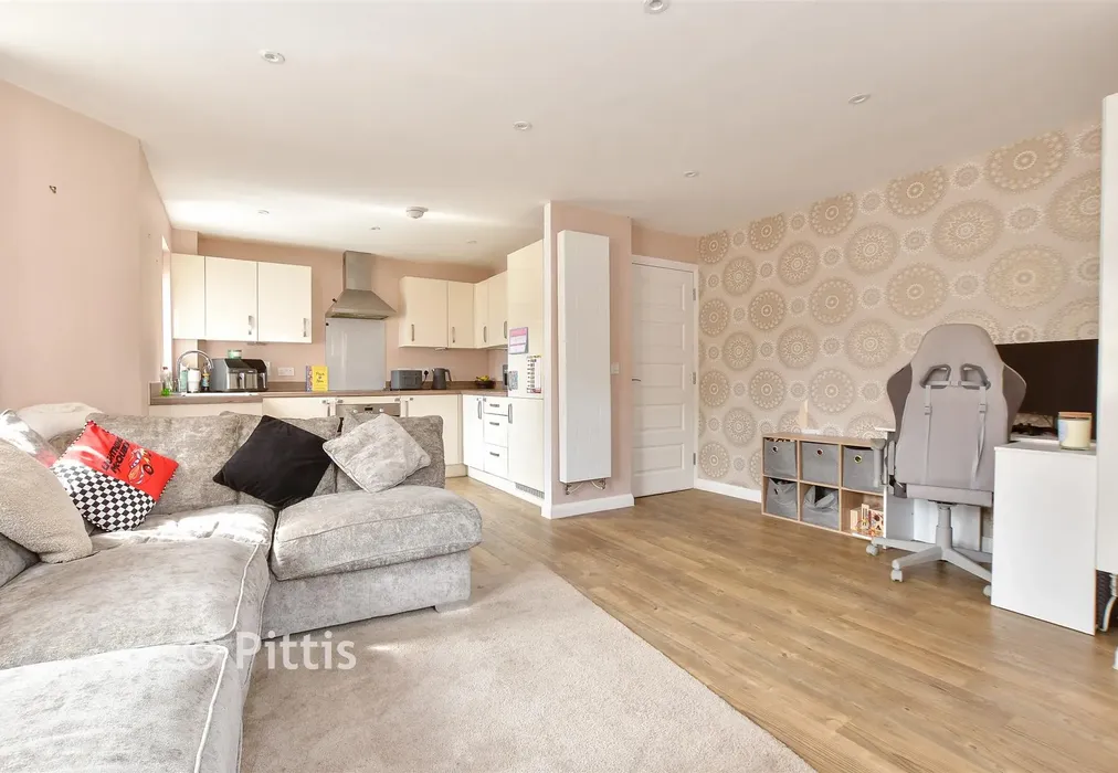 Lounge/ Dining Area - Beauchamp Drive, Newport, Isle of Wight - Wards of Kent