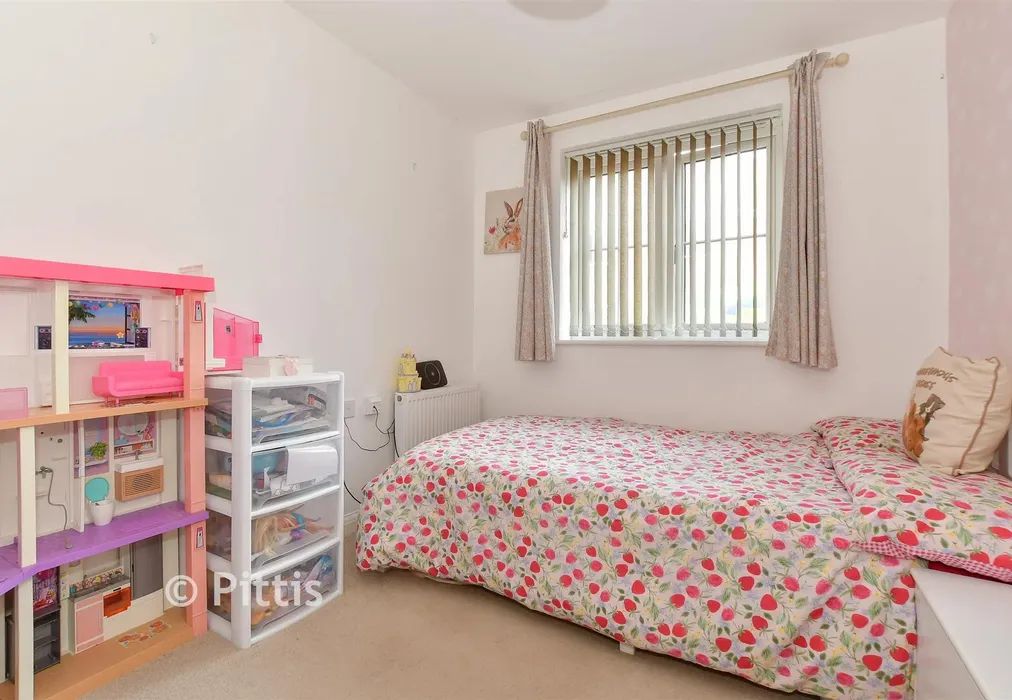 Bedroom 2 - Beauchamp Drive, Newport, Isle of Wight - Wards of Kent