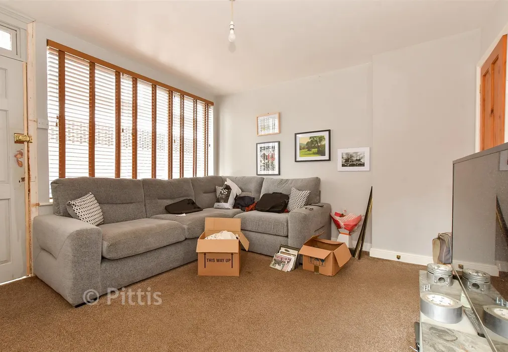 Lounge - Melville Street, Ryde, Isle of Wight - Wards of Kent