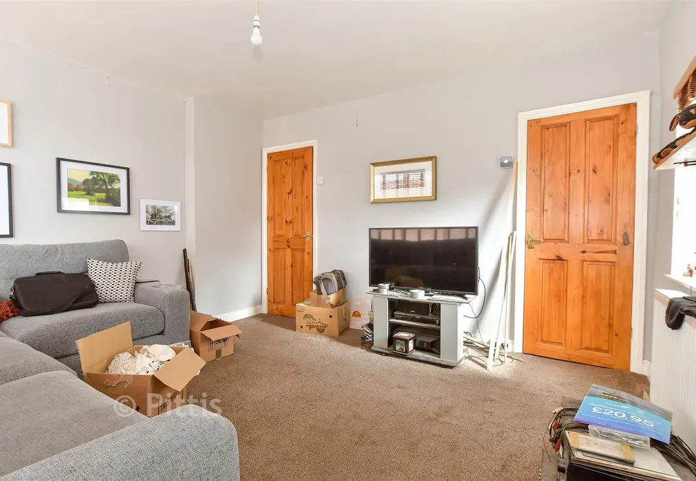 Lounge - Melville Street, Ryde, Isle of Wight - Wards of Kent