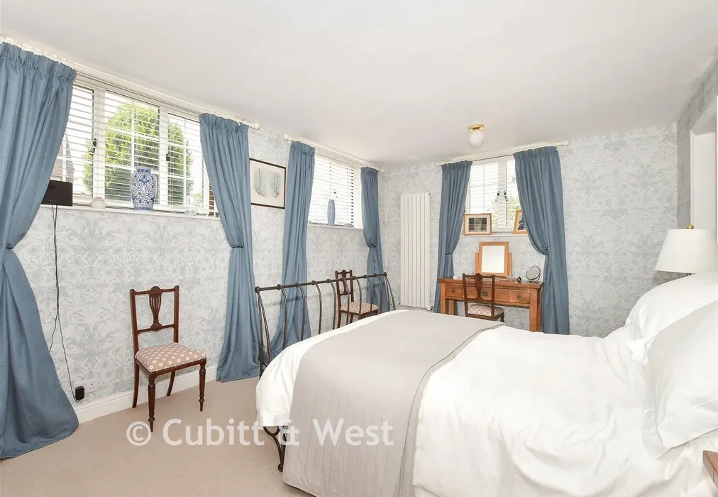Bedroom 1. - Mill Lane, North Chailey, Lewes, East Sussex - Wards of Kent