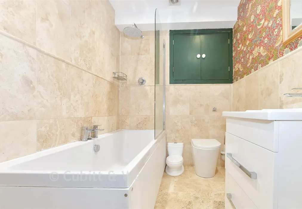 Bathroom - Mill Lane, North Chailey, Lewes, East Sussex - Wards of Kent