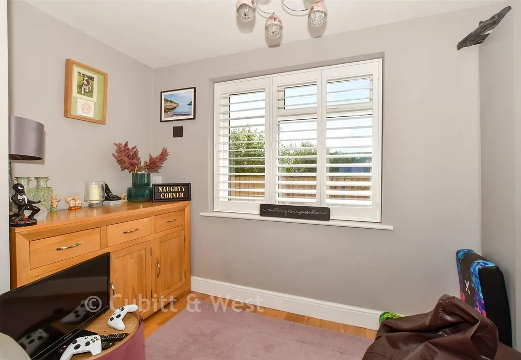 Lounge - Hampers Green, Petworth, West Sussex - Wards of Kent