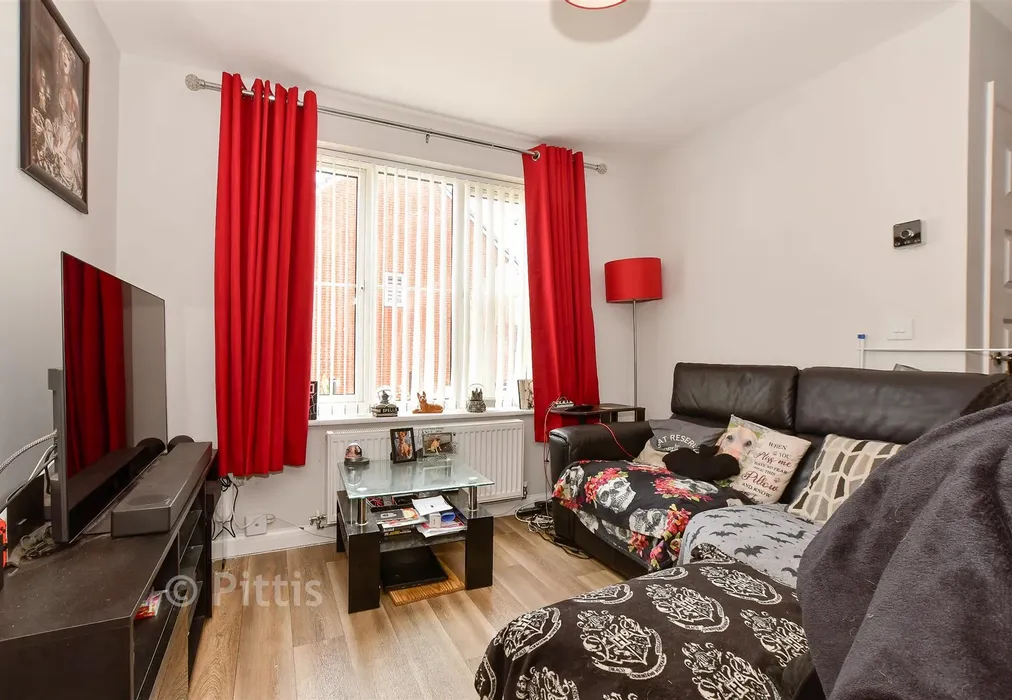 Kitchen/ Living Room - Cromwell Avenue, East Cowes, Isle of Wight - Wards of Kent