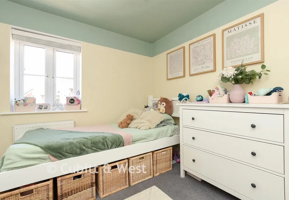 Bedroom 3 - Haine Close, Horley, Surrey - Wards of Kent