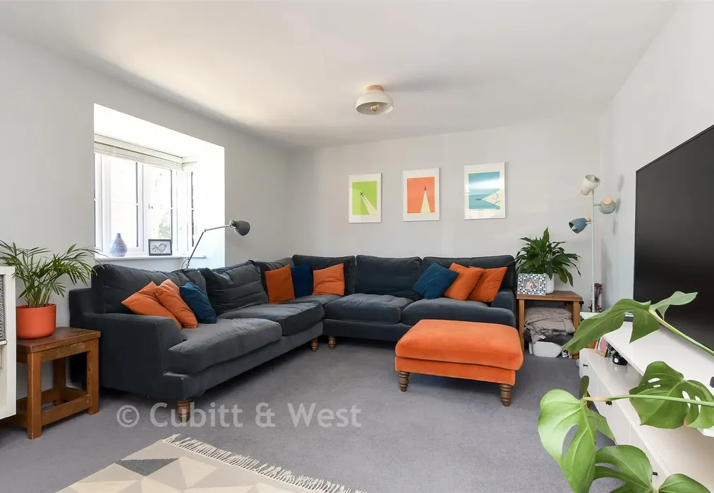 Lounge - Haine Close, Horley, Surrey - Wards of Kent