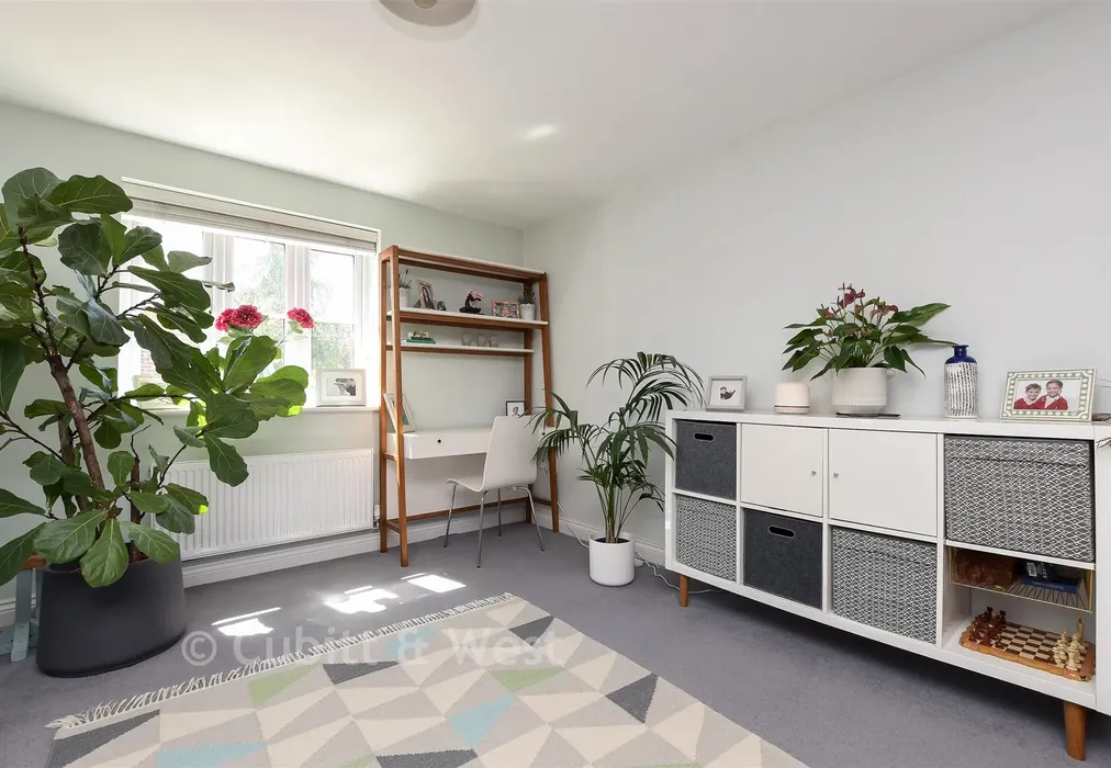 Lounge - Haine Close, Horley, Surrey - Wards of Kent