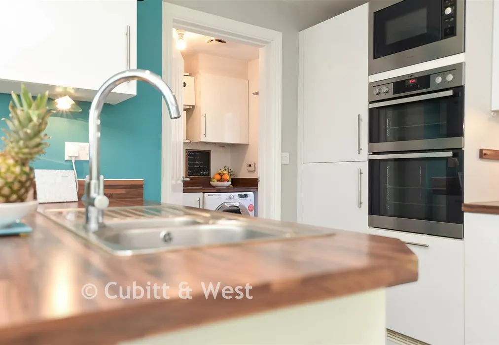 Internal Lifestyle Photograph - Haine Close, Horley, Surrey - Wards of Kent