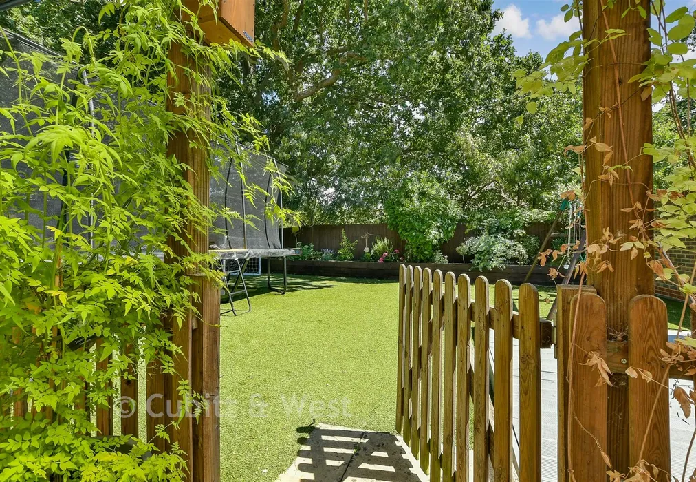 External Lifestyle Photograph - Haine Close, Horley, Surrey - Wards of Kent