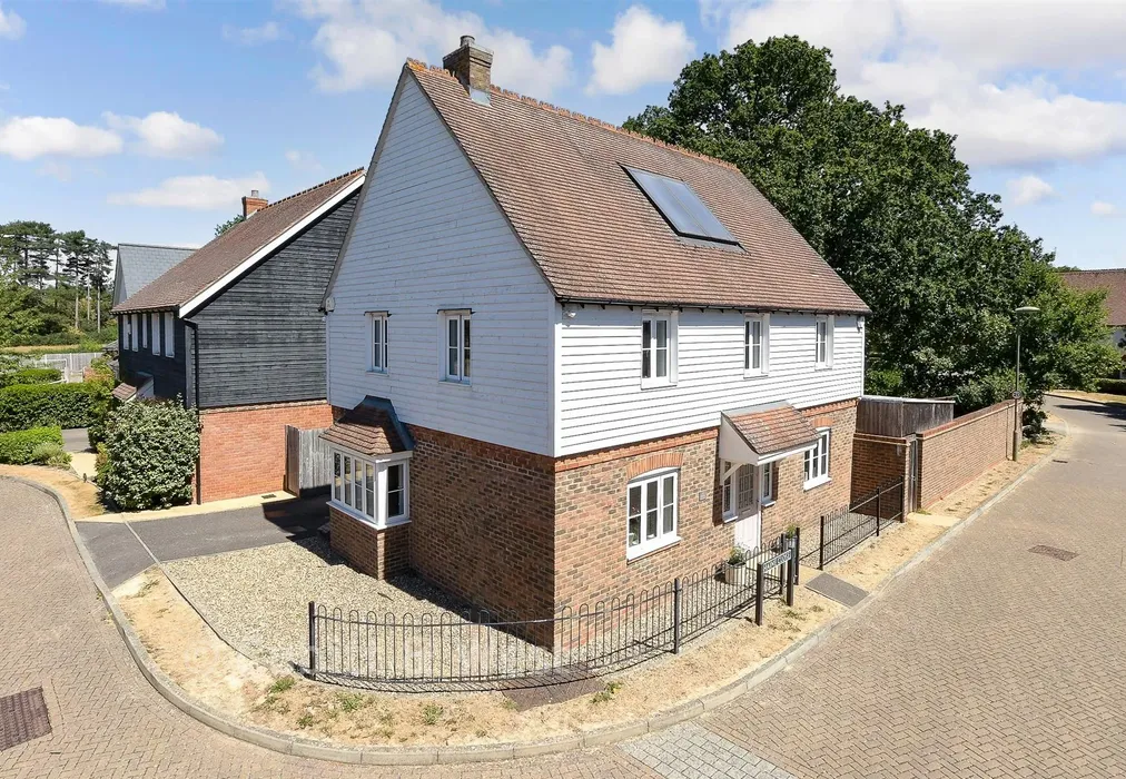 External (Web) - Haine Close, Horley, Surrey - Wards of Kent