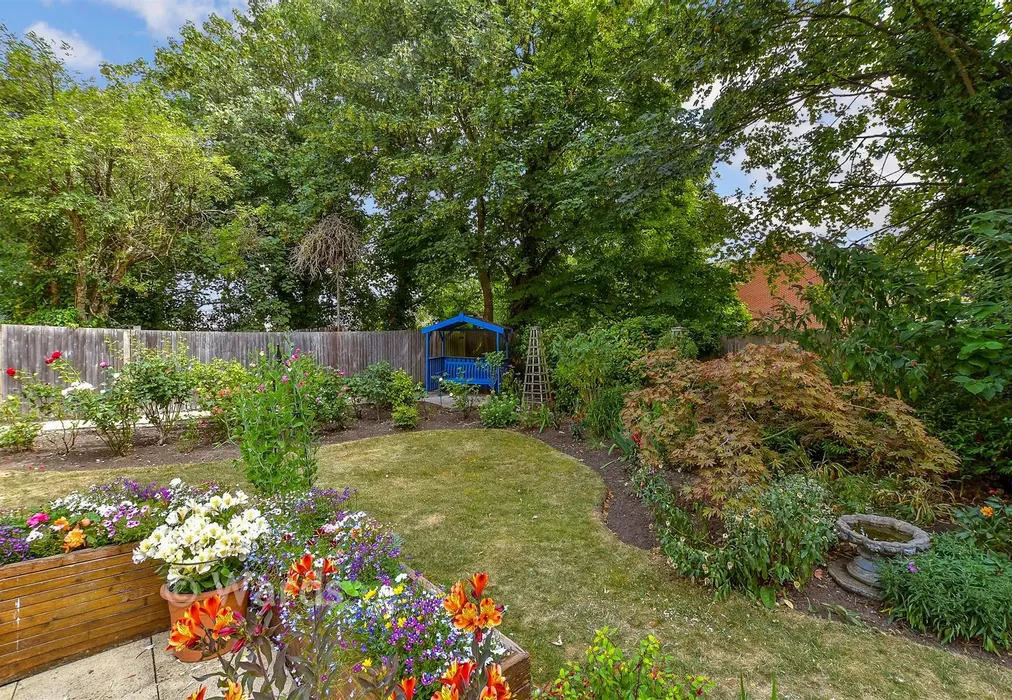 Communal Gardens - Roper Road, Canterbury, Kent - Wards of Kent