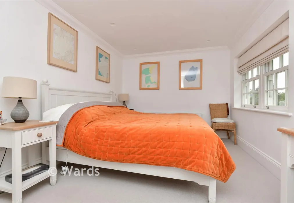 Bedroom 1 - The Paddocks, Broadstairs, Kent - Wards of Kent