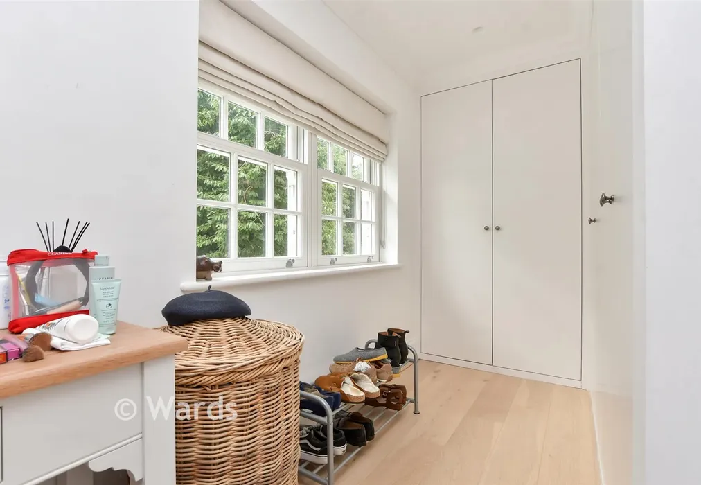 Bedroom 1 - The Paddocks, Broadstairs, Kent - Wards of Kent
