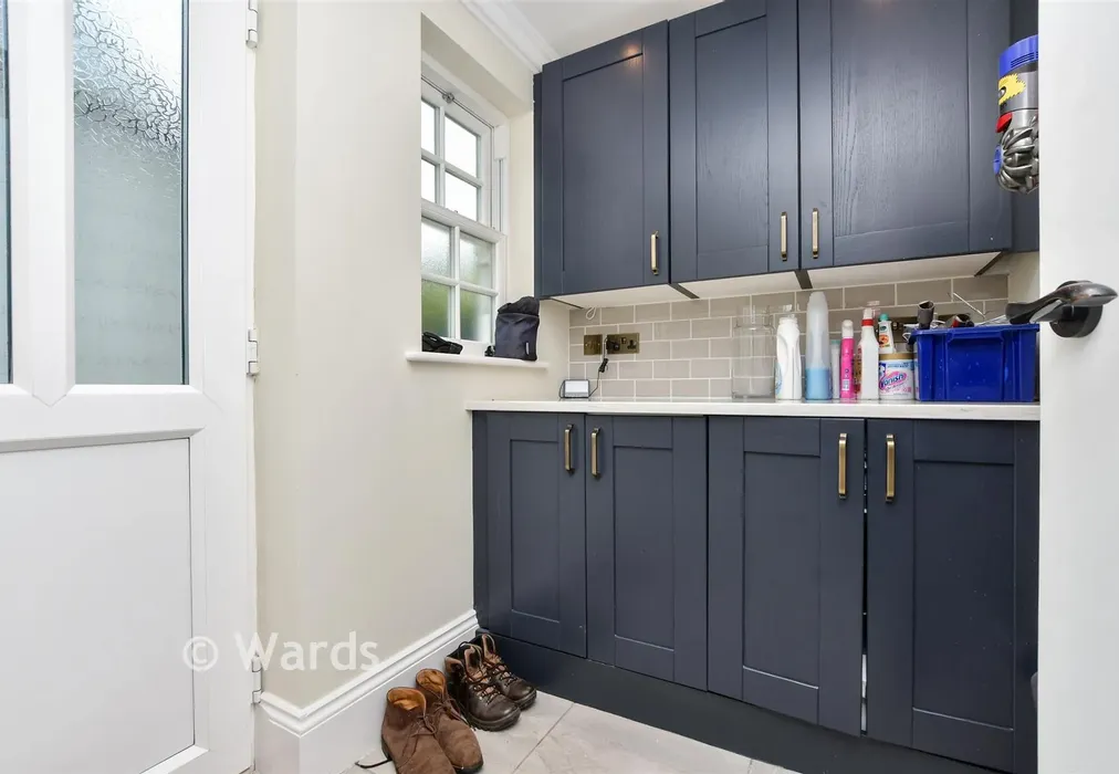 Kitchen - The Paddocks, Broadstairs, Kent - Wards of Kent