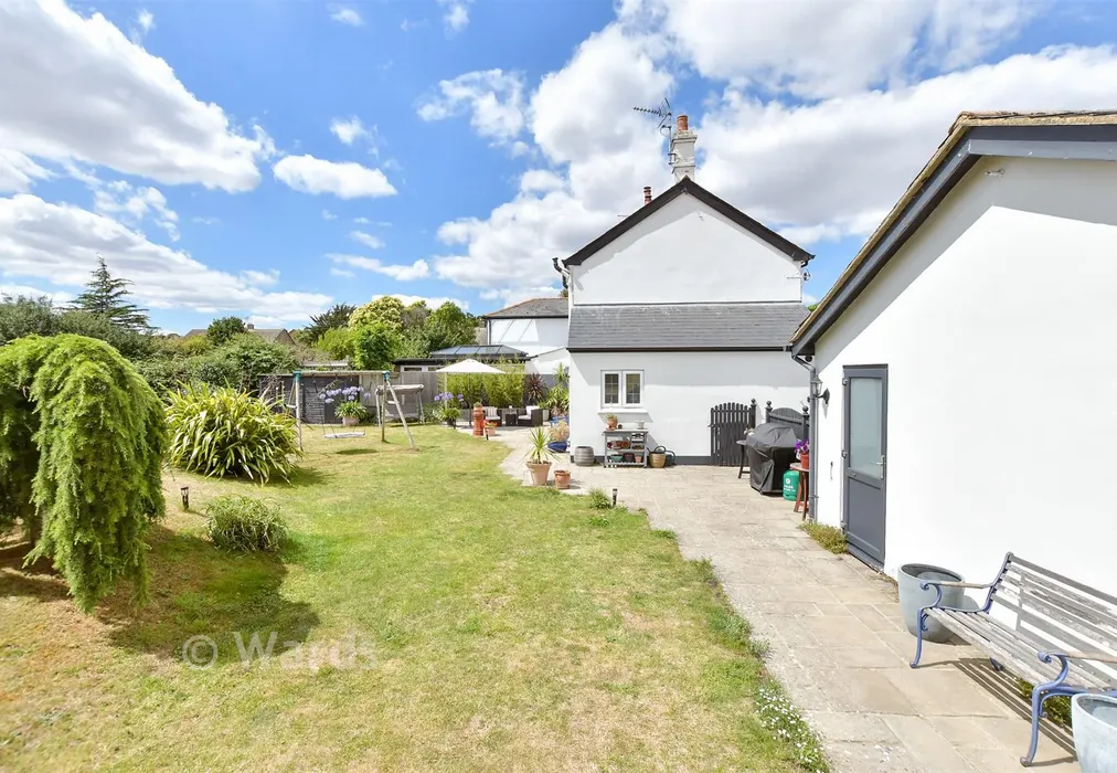 Rear Garden - The Green, Eythorne, Dover, Kent - Wards of Kent