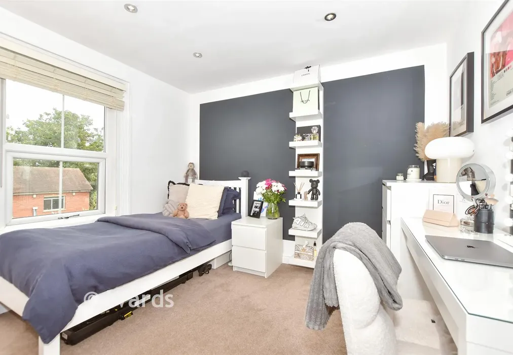 Bedroom 2 - The Green, Eythorne, Dover, Kent - Wards of Kent