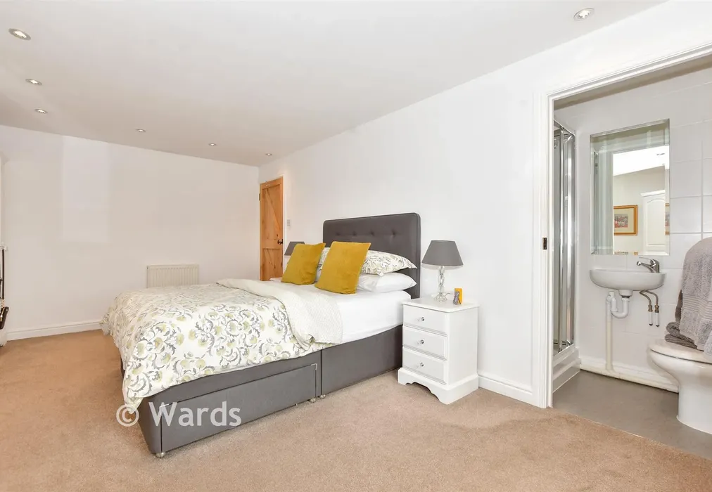 Bedroom 1 - The Green, Eythorne, Dover, Kent - Wards of Kent