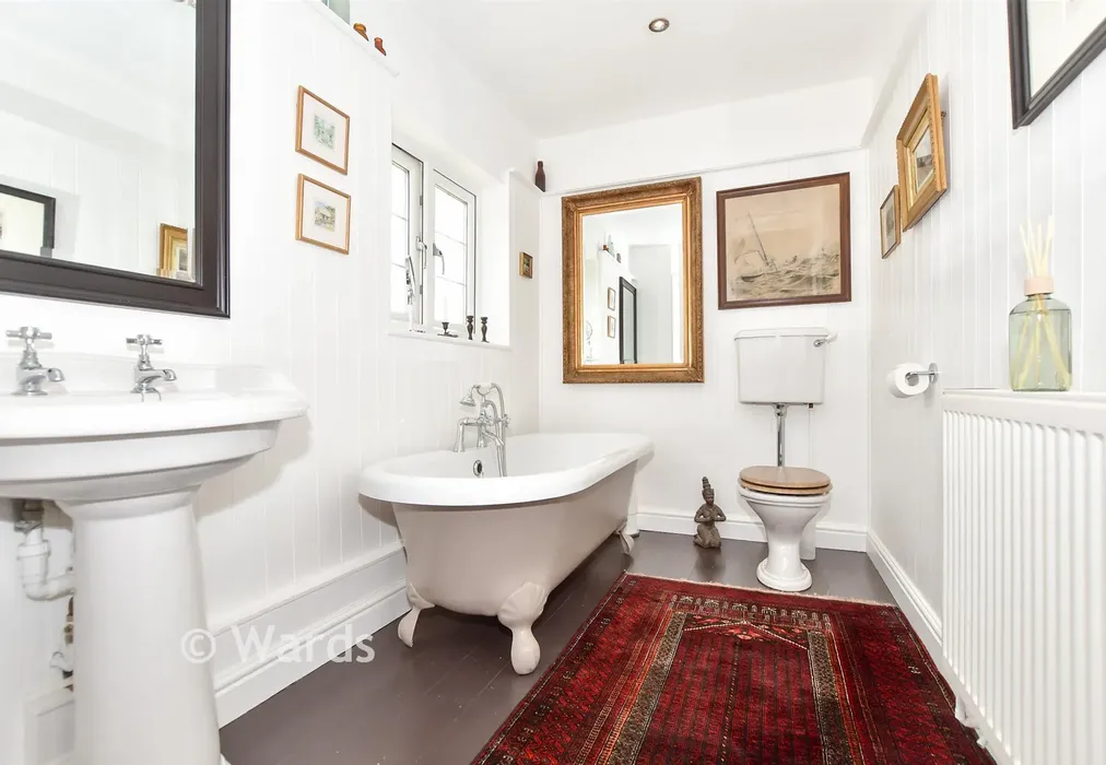 Bathroom - The Green, Eythorne, Dover, Kent - Wards of Kent
