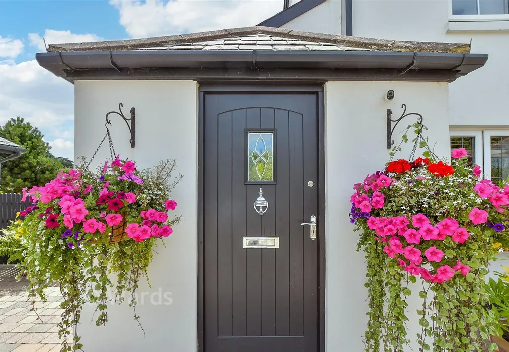 External Lifestyle Photograph - The Green, Eythorne, Dover, Kent - Wards of Kent