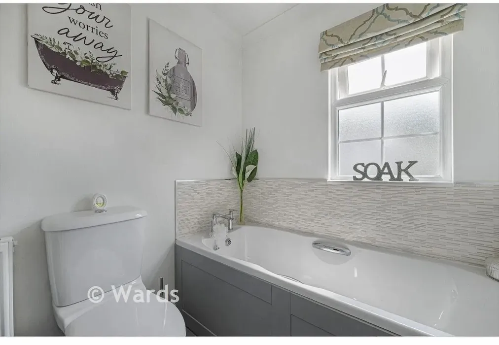 Bathroom - Labour In Vain Road, Wrotham, Sevenoaks, Kent - Wards of Kent
