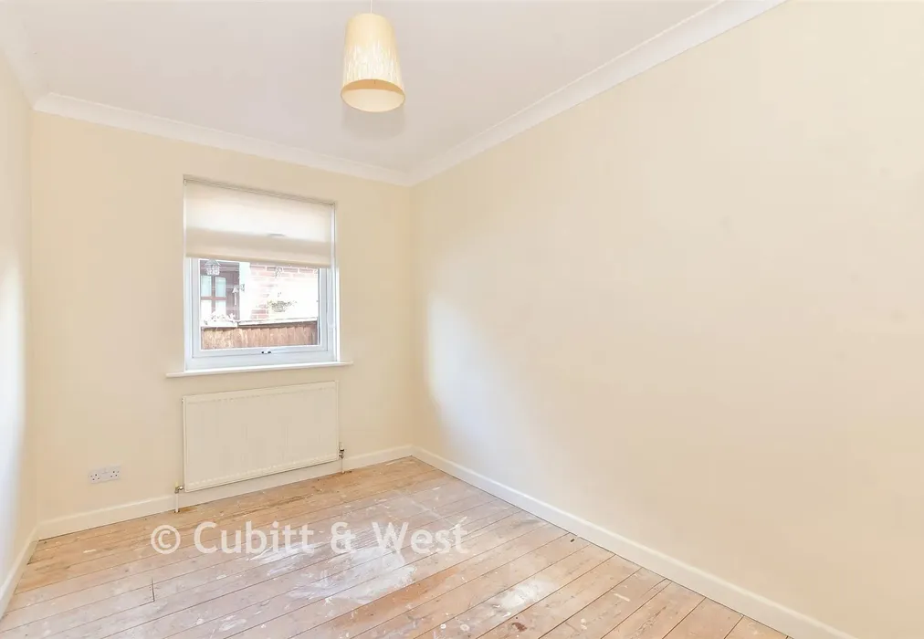 Bedroom 3 - Nore Farm Avenue, Emsworth, Hampshire - Wards of Kent