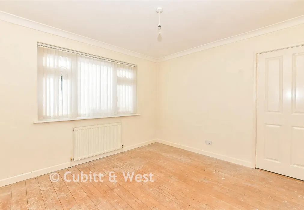 Bedroom 2 - Nore Farm Avenue, Emsworth, Hampshire - Wards of Kent