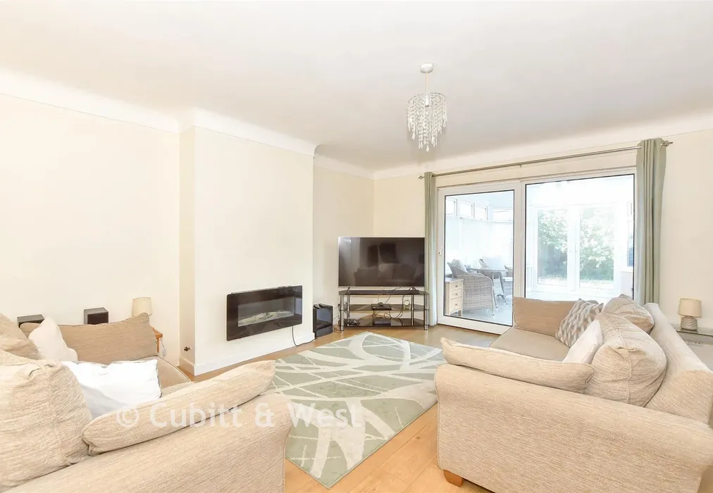 Lounge/Diner - Nore Farm Avenue, Emsworth, Hampshire - Wards of Kent