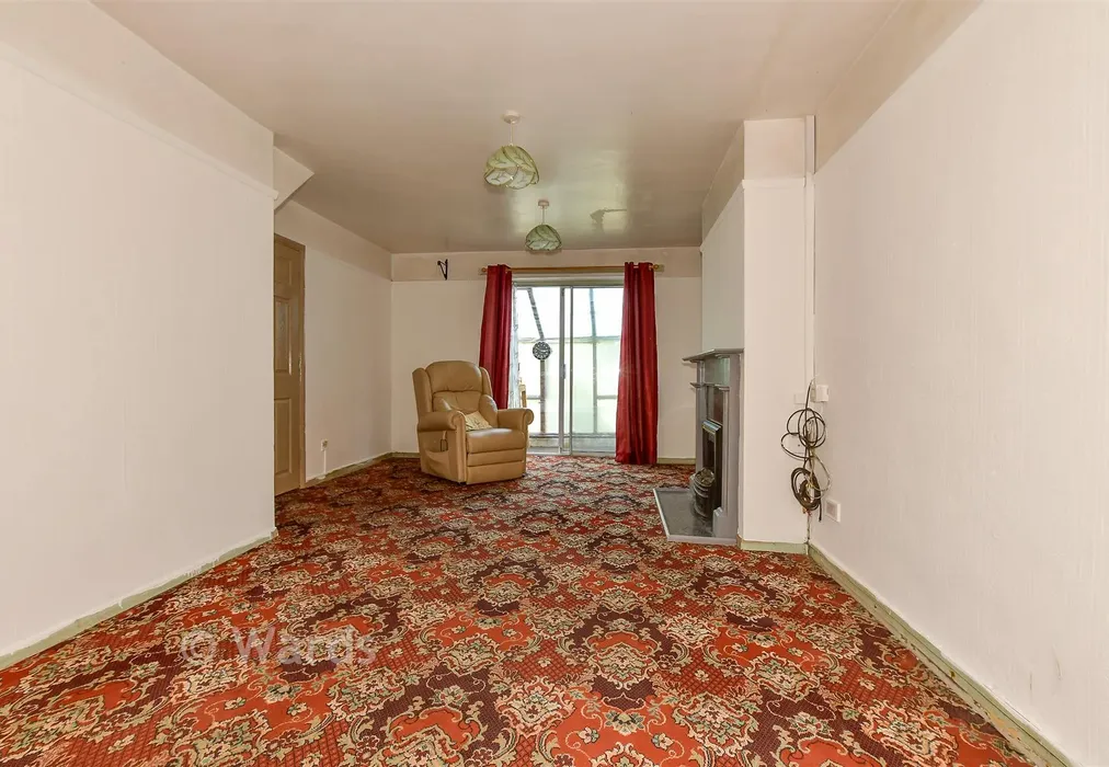 Lounge/Diner - Union Street, Canterbury, Kent - Wards of Kent