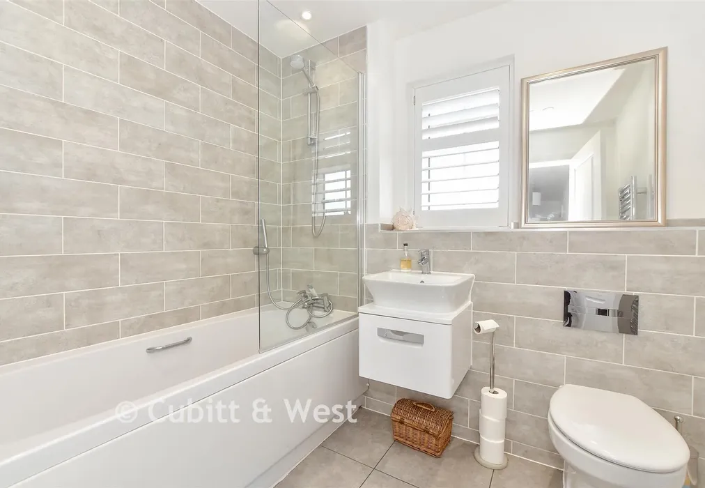 Bathroom - West Brook View, Emsworth, Hampshire - Wards of Kent