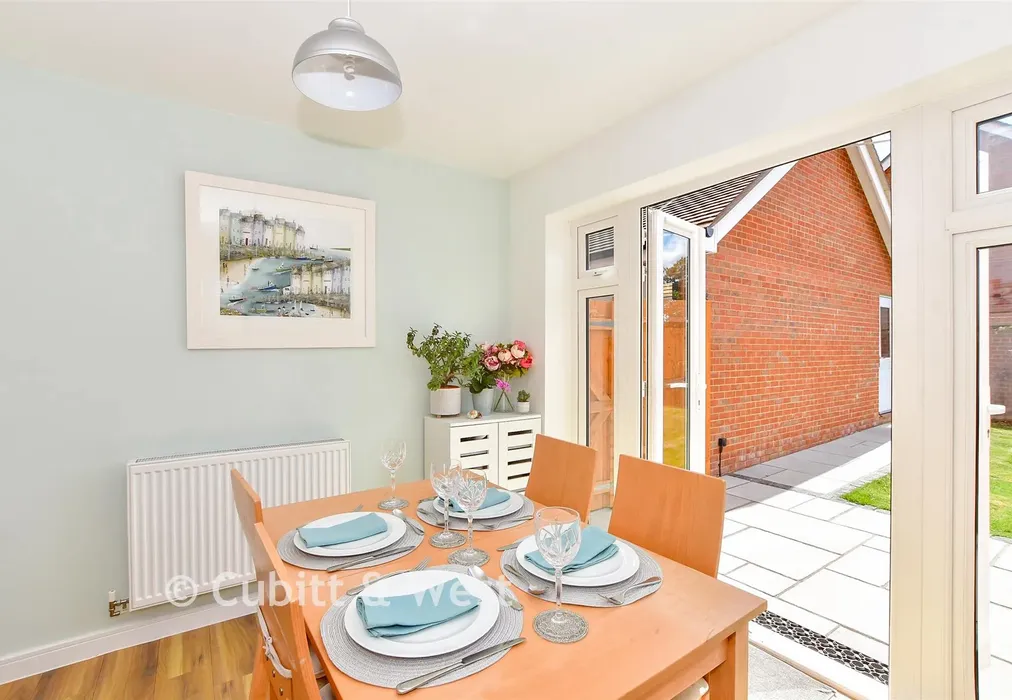 Internal Lifestyle Photograph - West Brook View, Emsworth, Hampshire - Wards of Kent