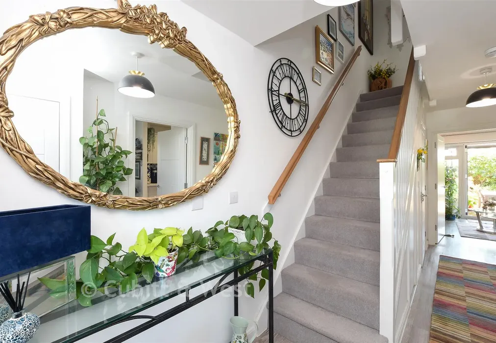 Entrance Hall - Sandcross Lane, Reigate, Surrey - Wards of Kent