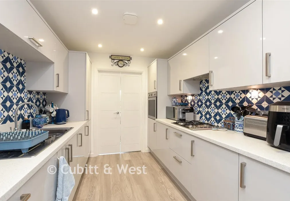 Kitchen - Sandcross Lane, Reigate, Surrey - Wards of Kent