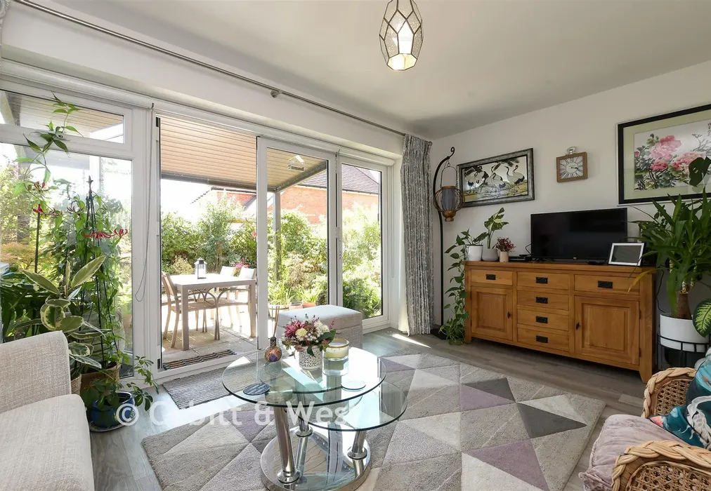 Lounge - Sandcross Lane, Reigate, Surrey - Wards of Kent