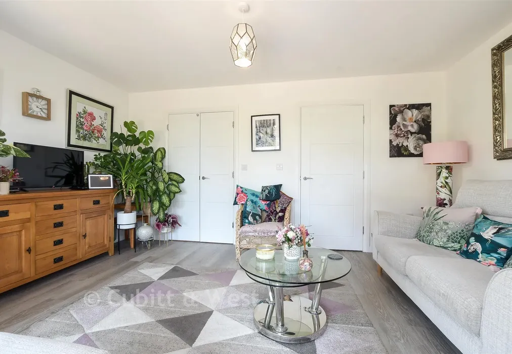 Lounge - Sandcross Lane, Reigate, Surrey - Wards of Kent