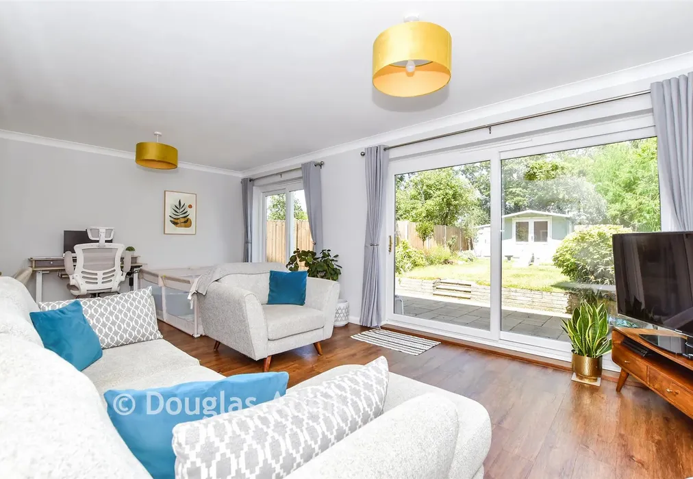 Lounge - Ilfracombe Crescent, Hornchurch, Essex - Wards of Kent