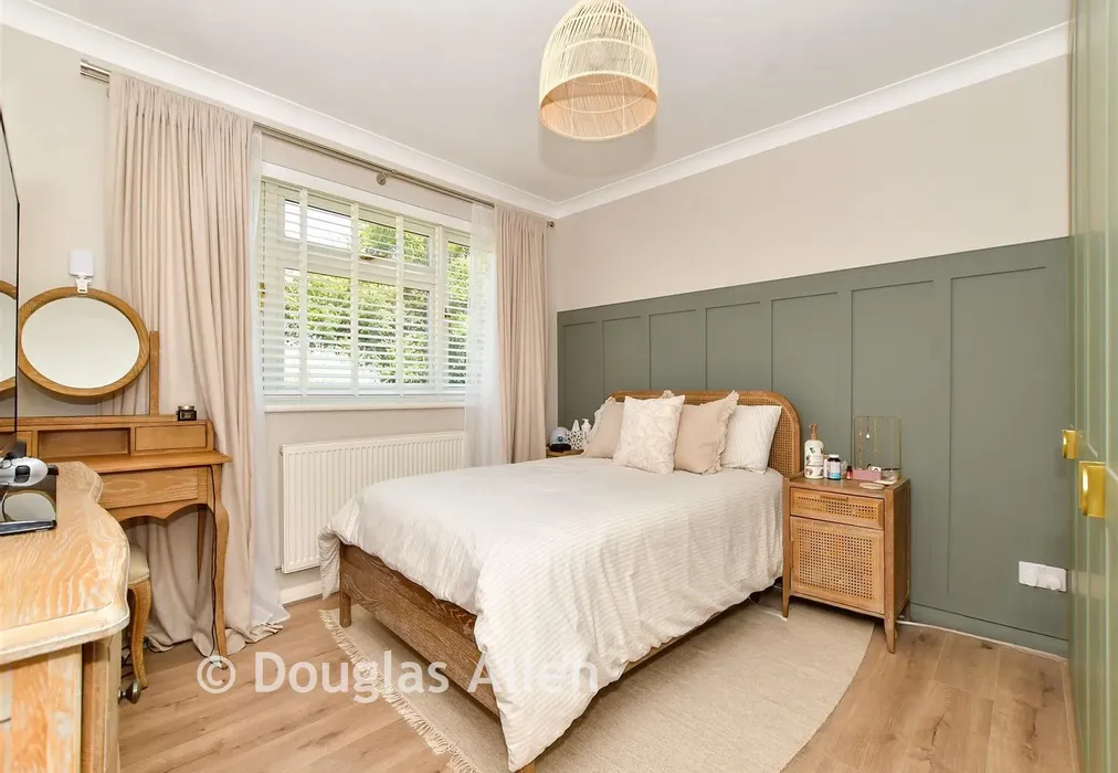 Bedroom 1 - Ilfracombe Crescent, Hornchurch, Essex - Wards of Kent