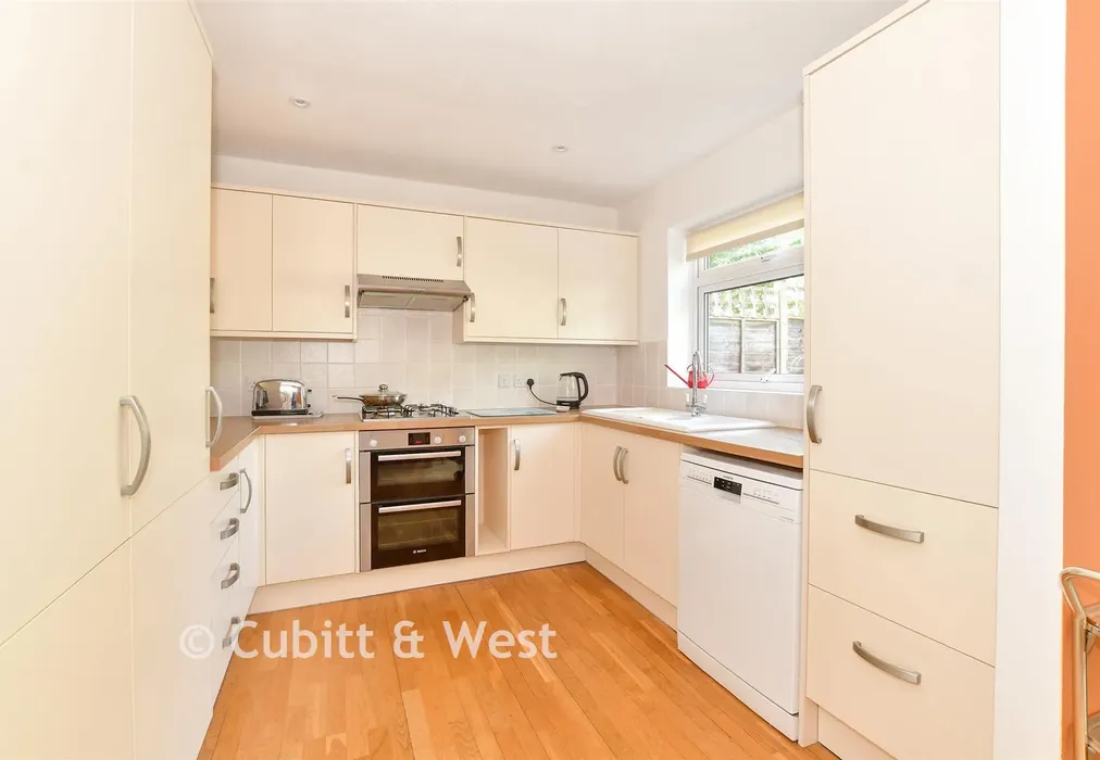 Kitchen - Northdowns, Cranleigh, Surrey - Wards of Kent