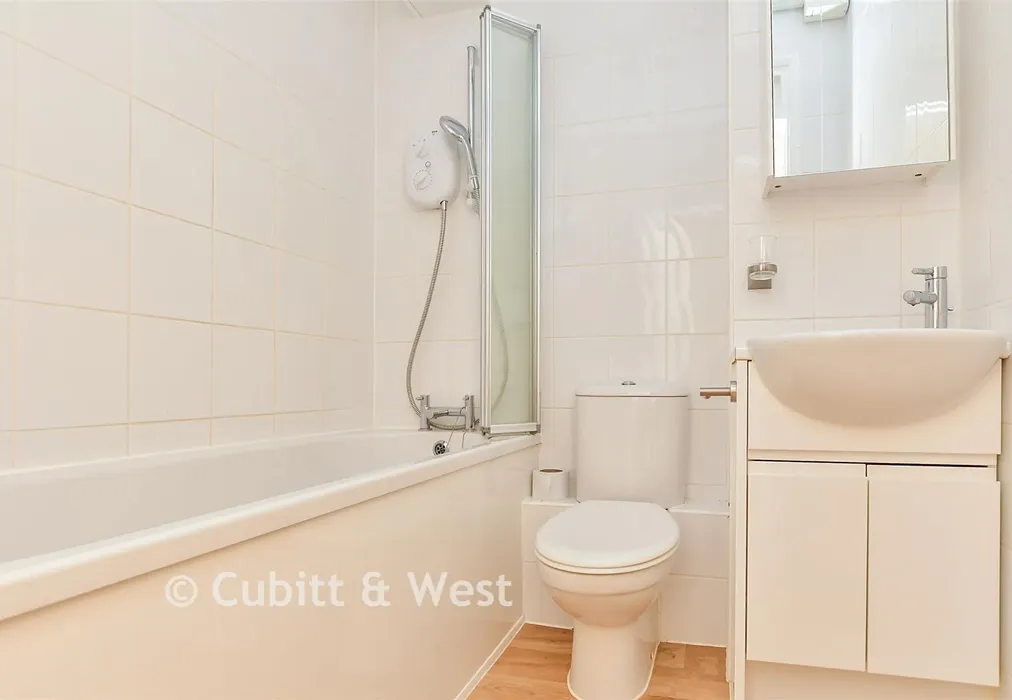 Bathroom - Park Road, Worthing, West Sussex - Wards of Kent