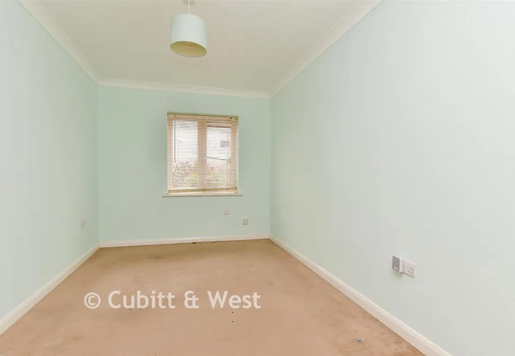 Bedroom 1 - Park Road, Worthing, West Sussex - Wards of Kent