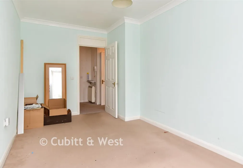 Bedroom 1 - Park Road, Worthing, West Sussex - Wards of Kent