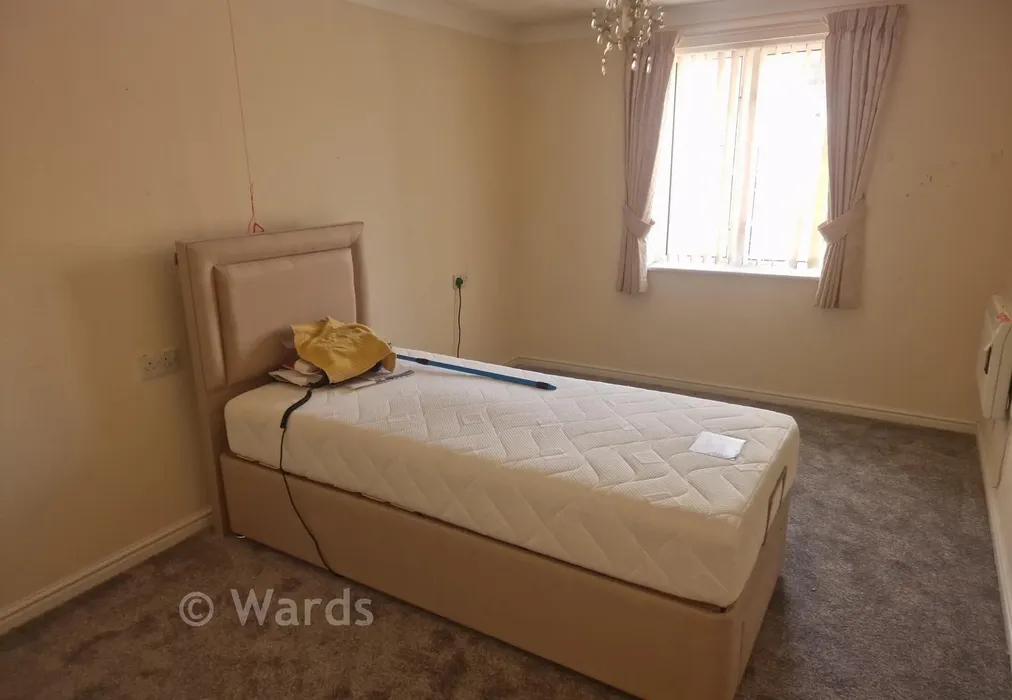 Bedroom 2 - Queen Street, Ramsgate, Kent - Wards of Kent