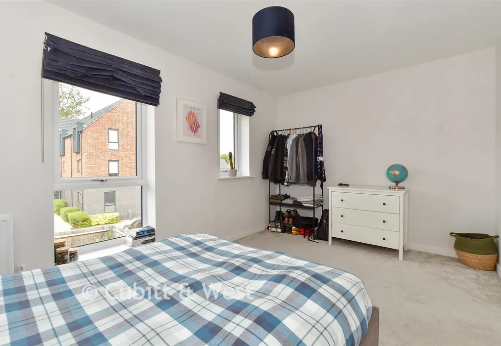Bedroom 1 - William Belt Road, Crawley, Pease Pottage, West Sussex - Wards of Kent