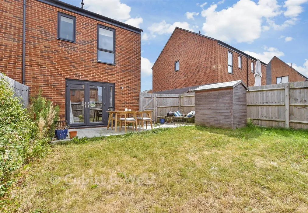 Rear Garden - William Belt Road, Crawley, Pease Pottage, West Sussex - Wards of Kent