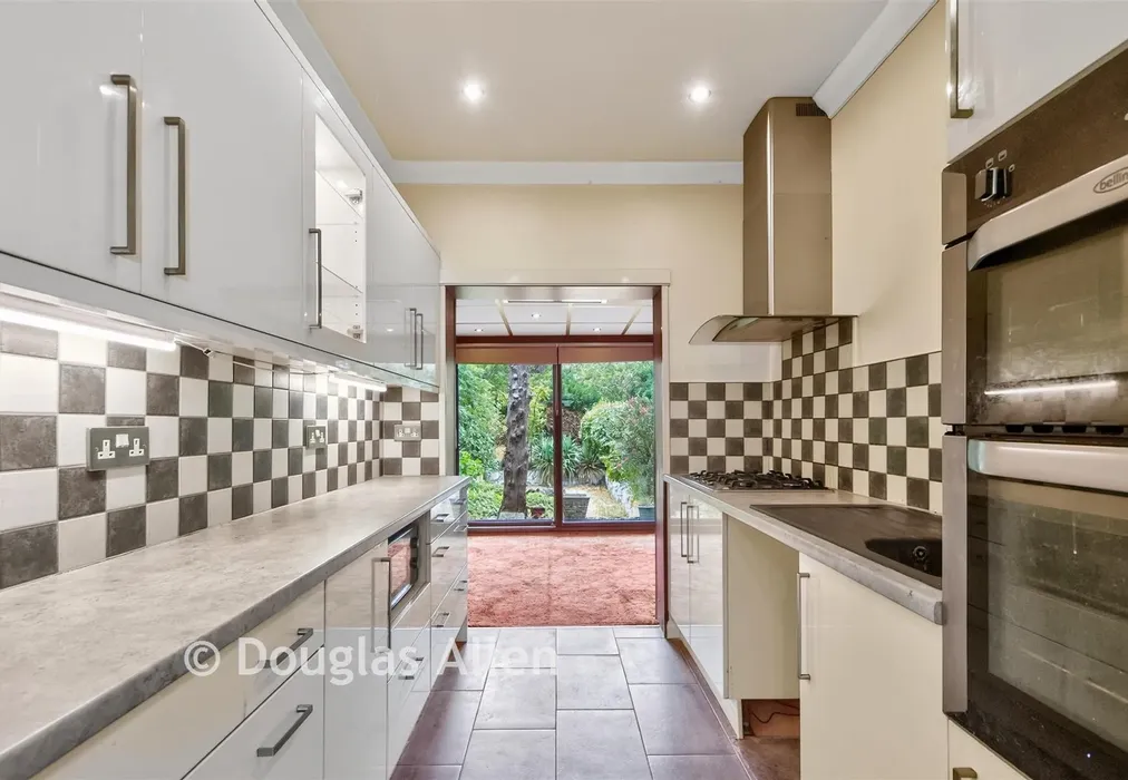 Kitchen - Kings Avenue, Romford, Essex - Wards of Kent