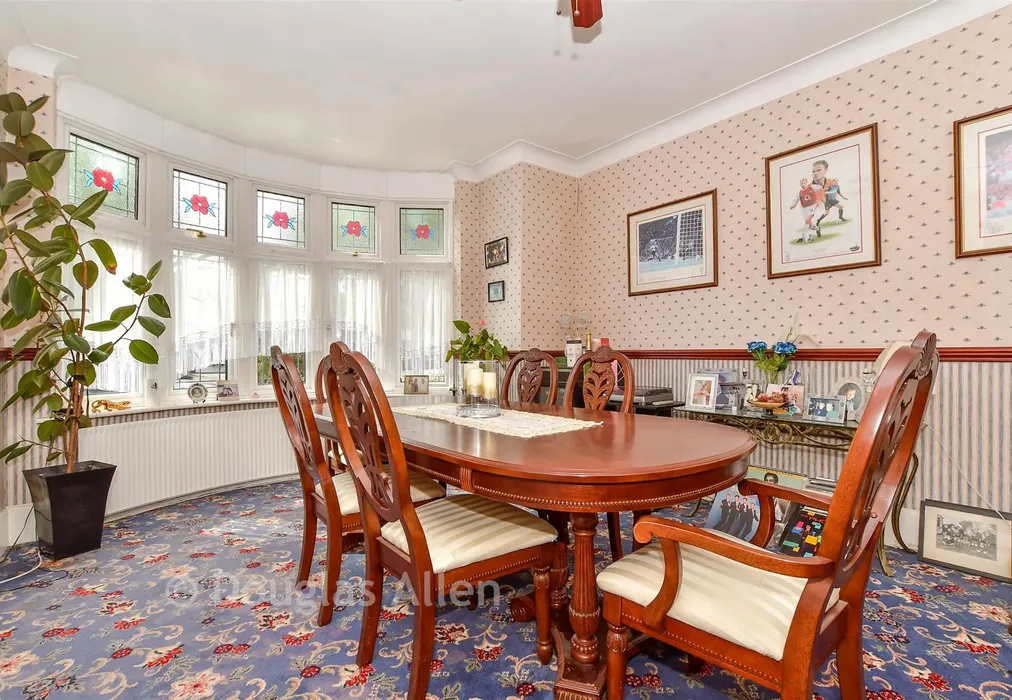 Dining Room * - Main Road, Gidea Park, Essex - Wards of Kent
