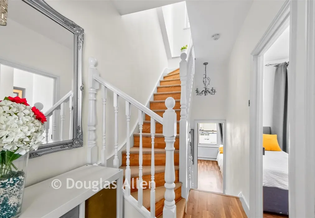 Hallway - Morland Road, Walthamstow - Wards of Kent