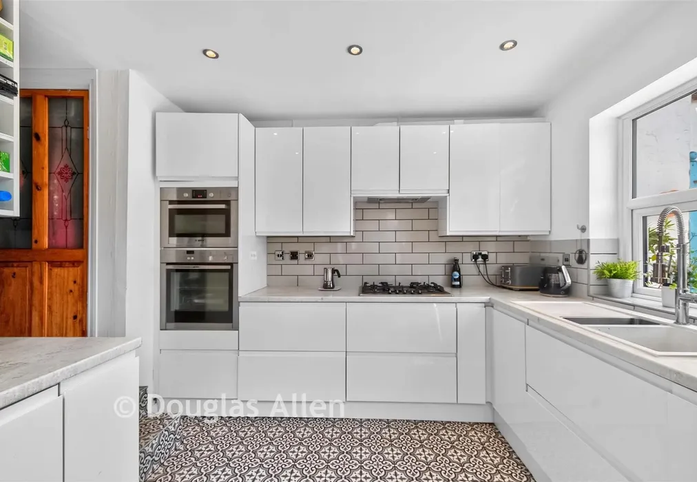 Kitchen - Morland Road, Walthamstow - Wards of Kent