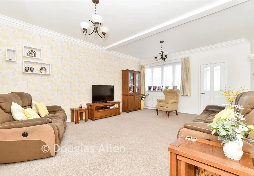 Lounge - Oakhurst Drive, Wickford, Essex - Wards of Kent