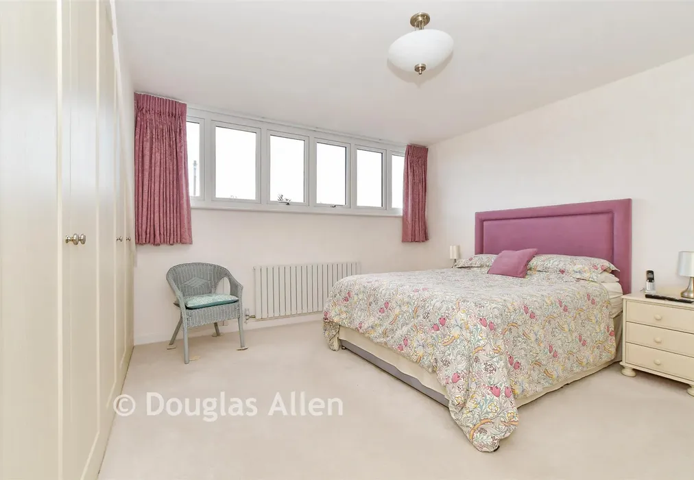 Bedroom 1 - Oakhurst Drive, Wickford, Essex - Wards of Kent